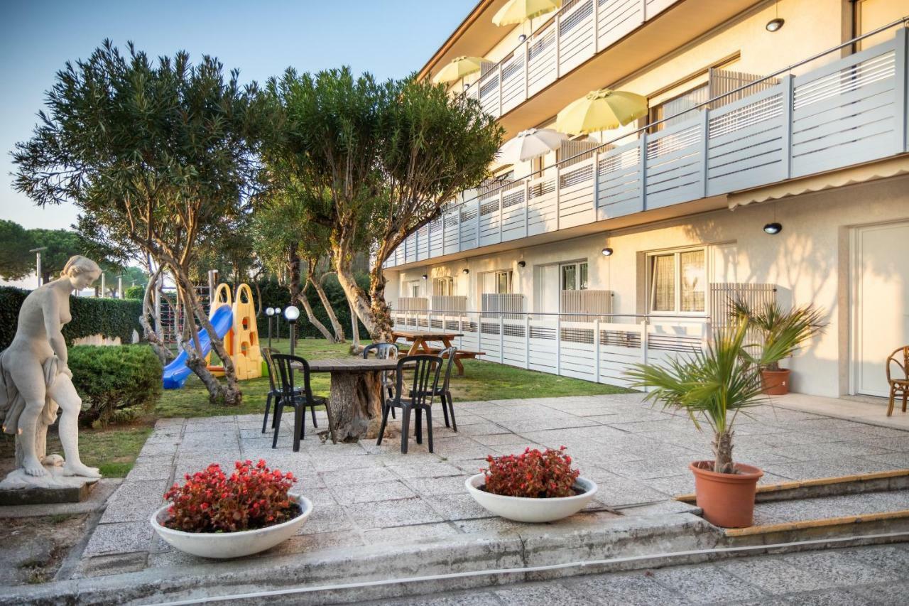 Yachting Residence Lignano Sabbiadoro Exterior photo