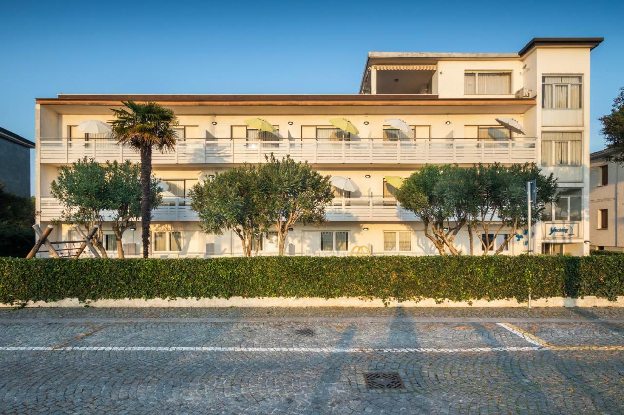 Yachting Residence Lignano Sabbiadoro Exterior photo